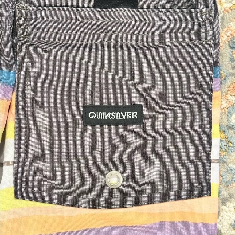 Quiksilver Men's Standard Resin Tint  16” Volley Swim Trunk Bathing Suit Sz Sm - Picture 7 of 9